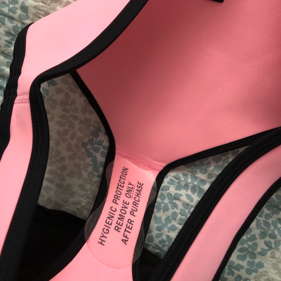 Triangl Bikini - Picture 2 of 3